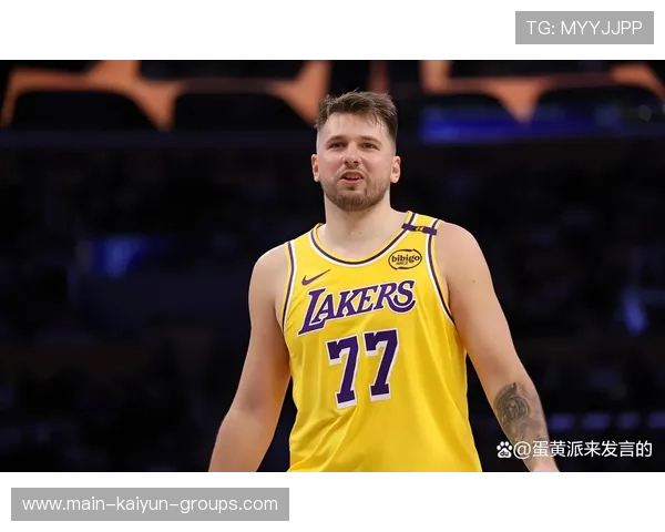 东契奇突破后送出妙传，独行侠攻防两端全面爆发